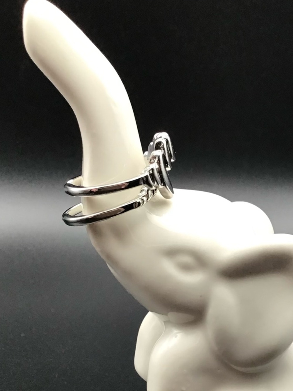 Vampire Teeth Rings - Picture 3 of 4